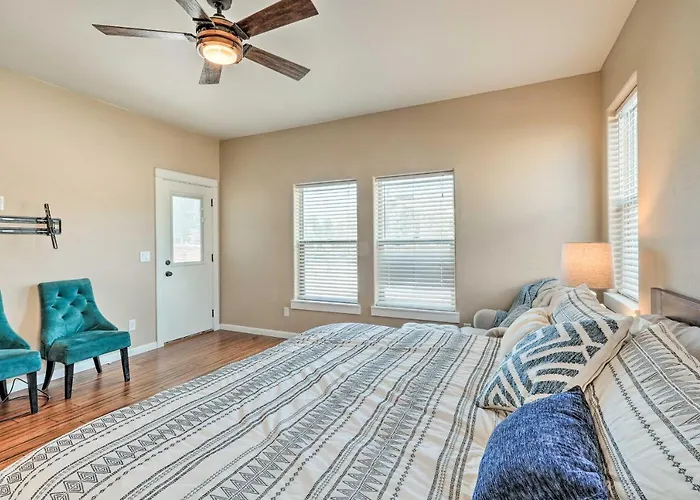Spacious W/ Yard: Near Hiking! Holiday home