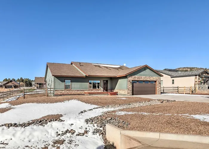 Holiday home Spacious W/ Yard: Near Hiking! Williams