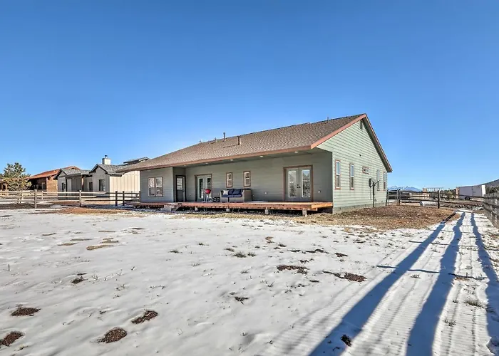 Spacious W/ Yard: Near Hiking! Holiday home Williams