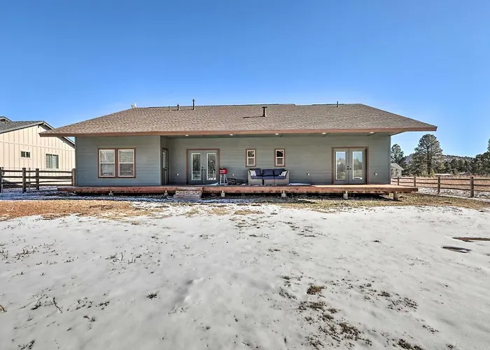 Spacious W/ Yard: Near Hiking!