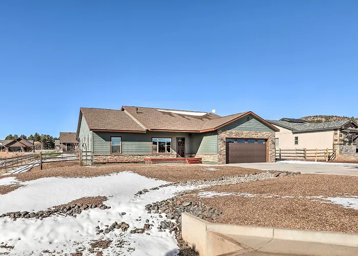 Spacious W/ Yard: Near Hiking! * Williams